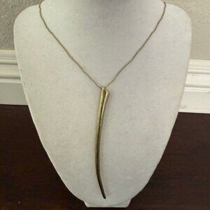 Rare Estate Jewelry Vintage Horn, Tusk, Fang Shaped Pendant Necklace 30" chain